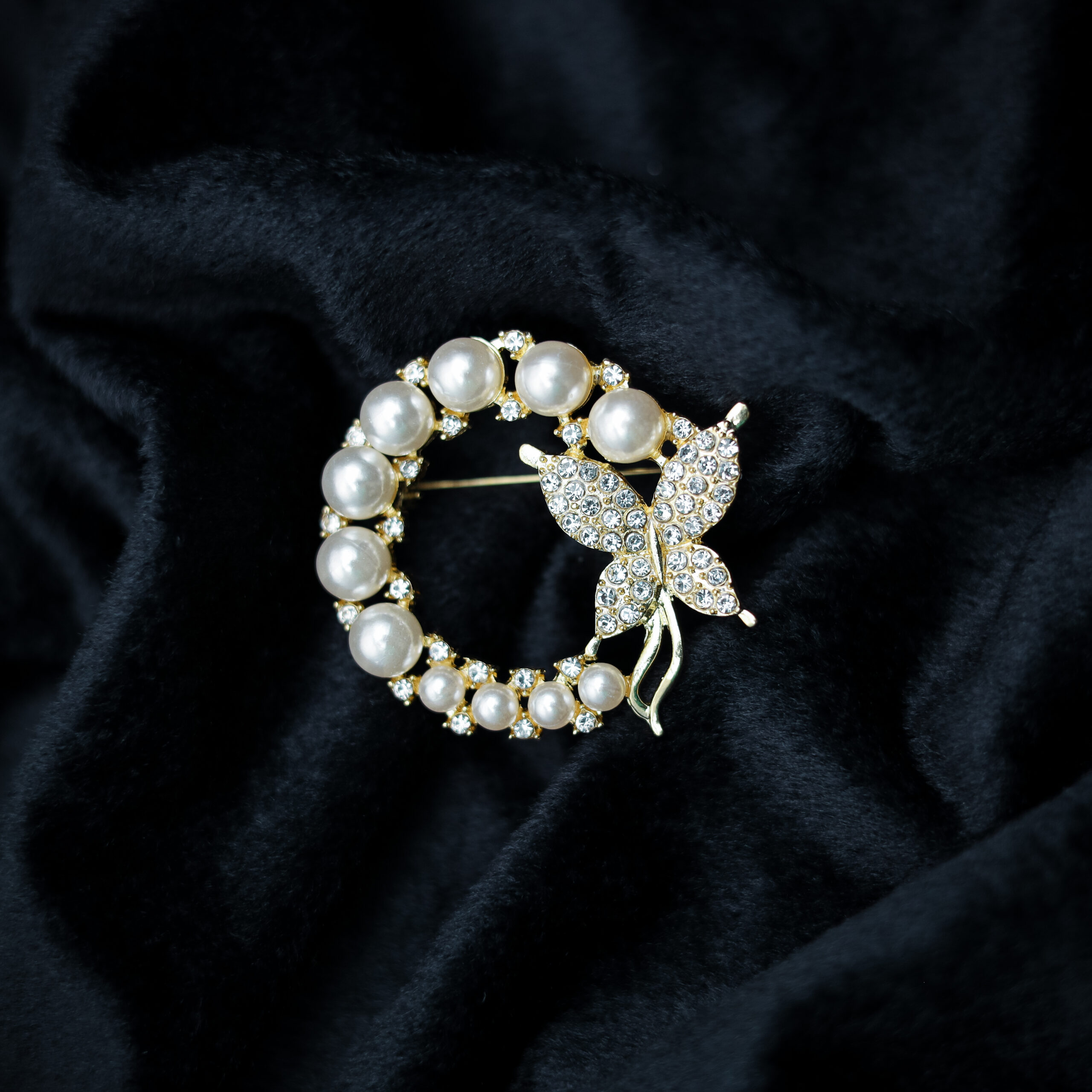 Butterfly Wreath Brooch (Rose Gold)