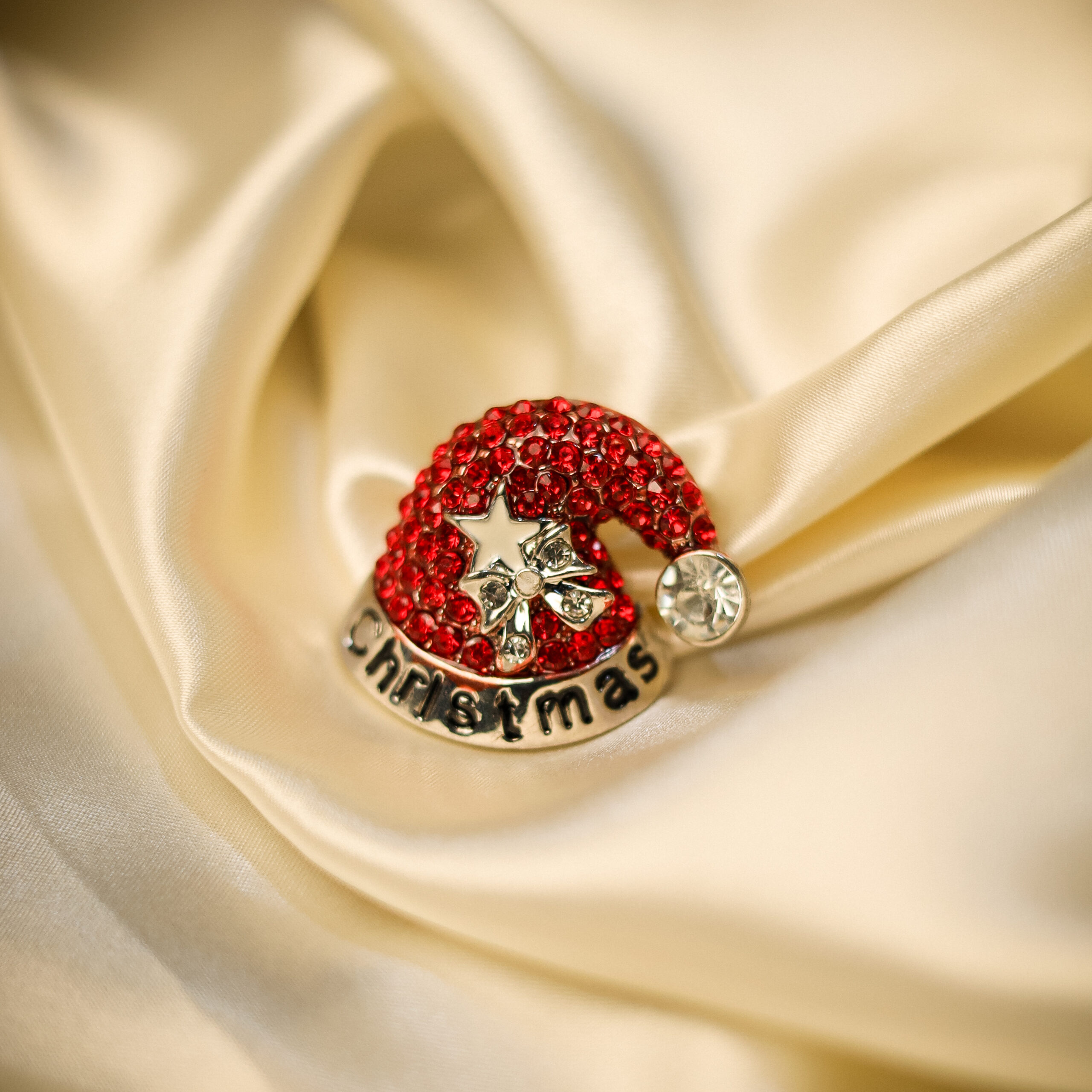Santa’s Jewelled Hat Brooch
