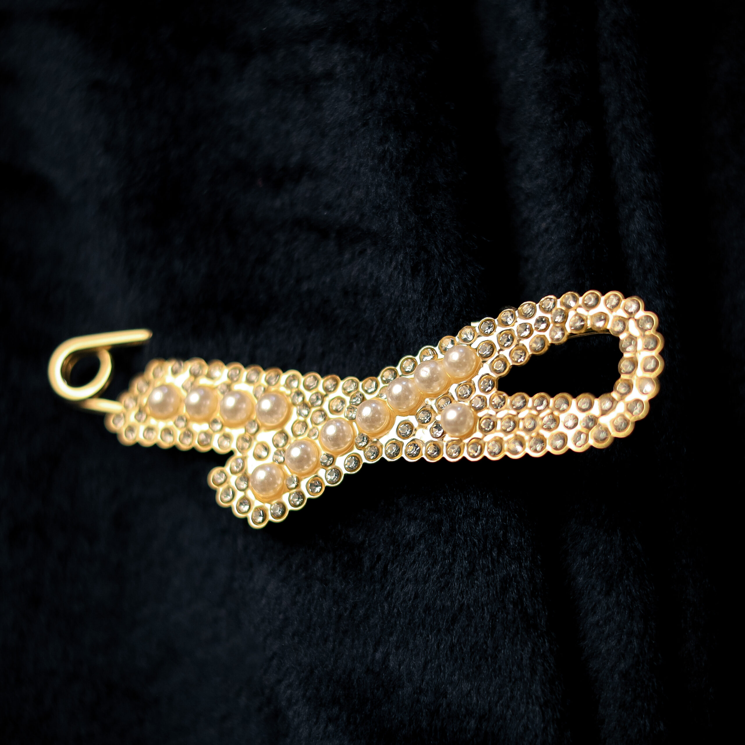 Pearl Hand Safety Pin For Women