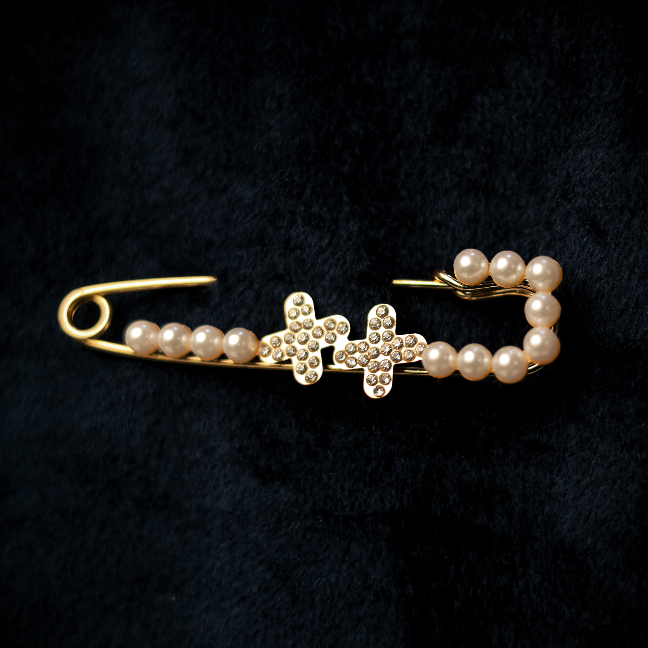 Pearl Butterfly Saree Pin for women, girl